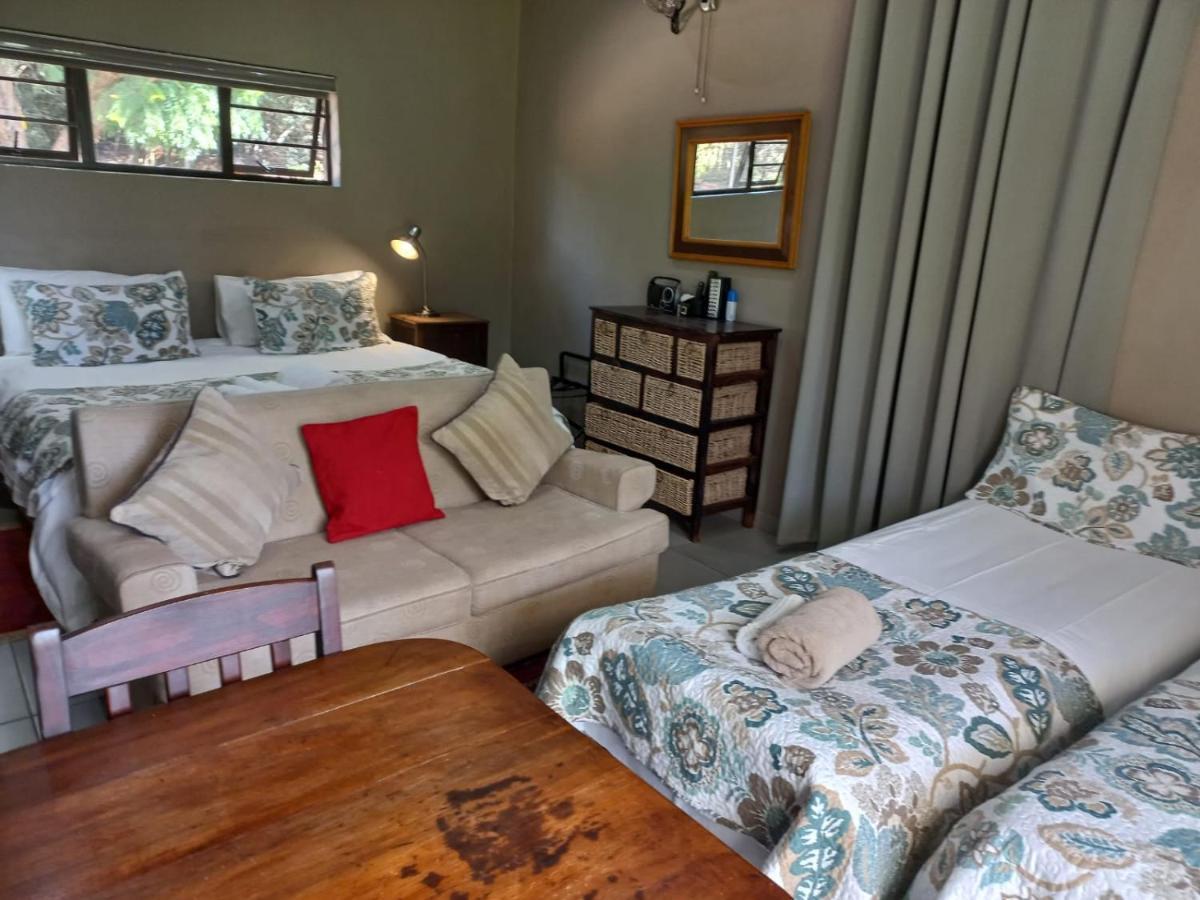A Little Guesthouse Bloemfontein Bagian luar foto