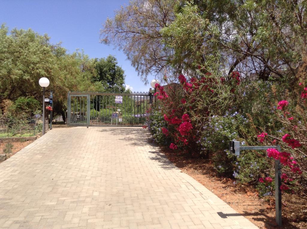A Little Guesthouse Bloemfontein Bagian luar foto