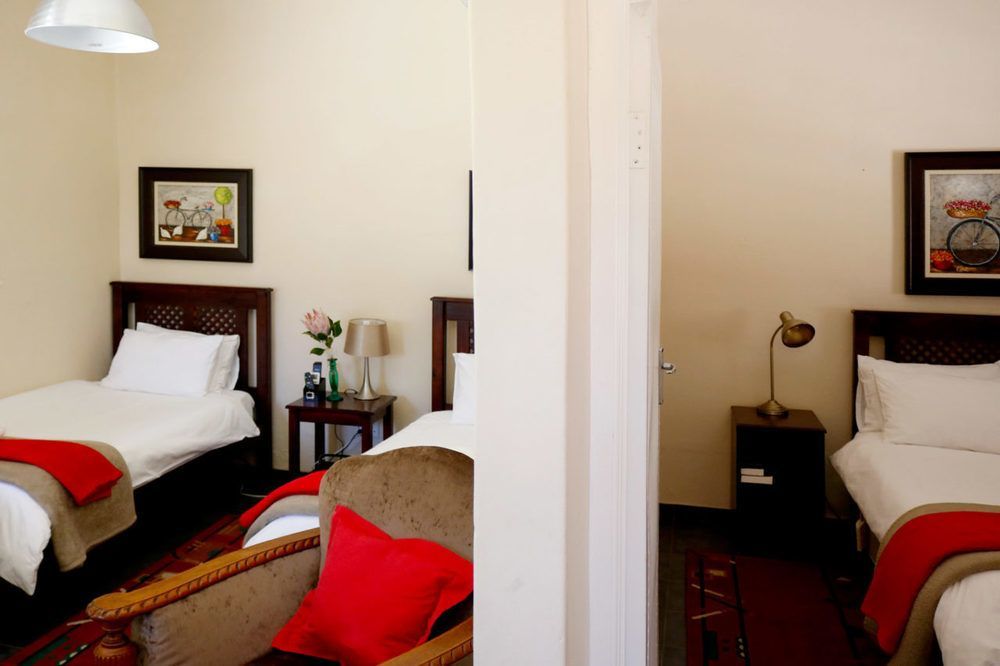 A Little Guesthouse Bloemfontein Bagian luar foto