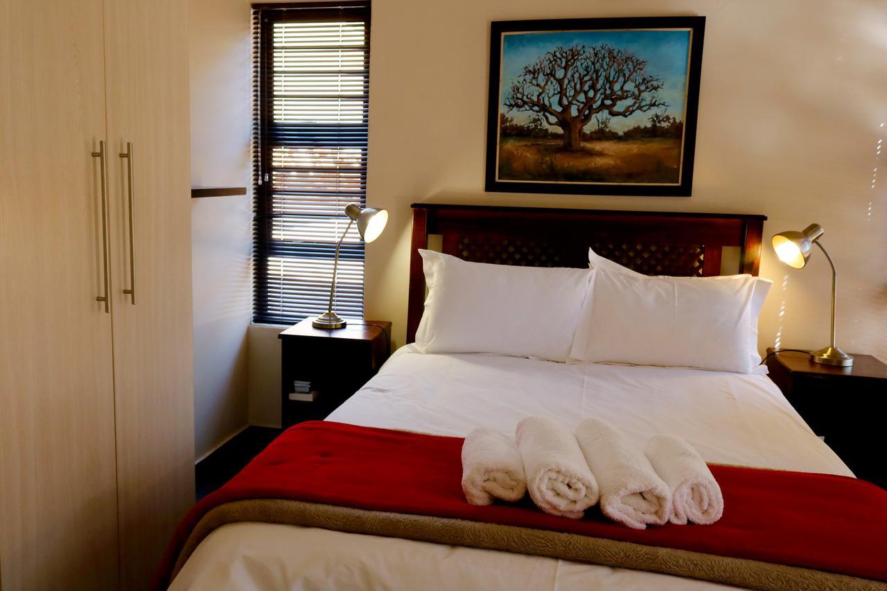 A Little Guesthouse Bloemfontein Bagian luar foto
