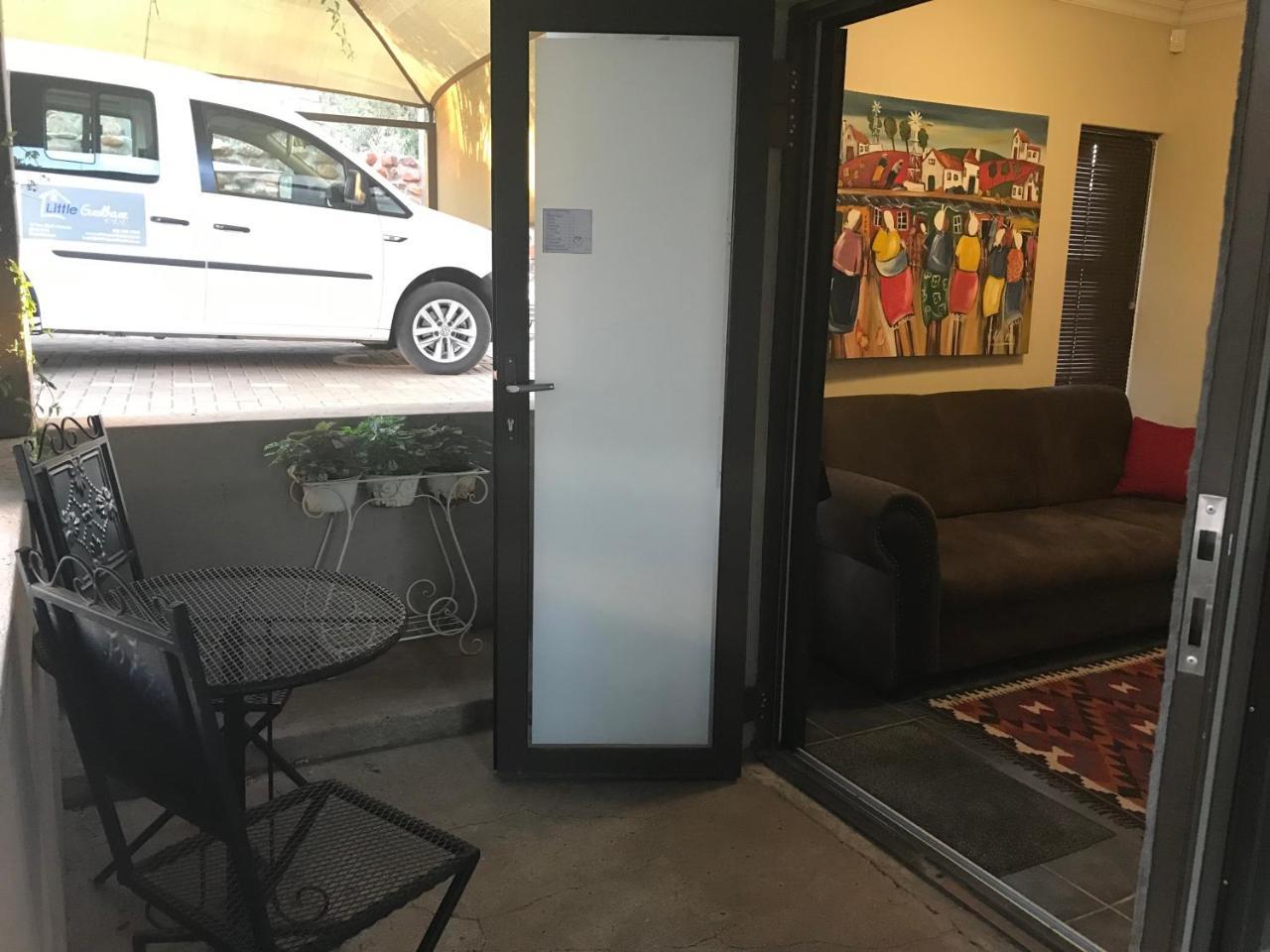 A Little Guesthouse Bloemfontein Bagian luar foto